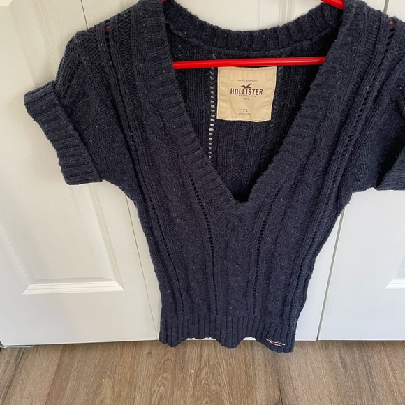 XS Hollister Sweater - Picture 2 of 5
